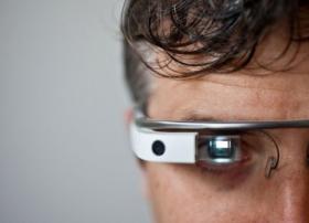 Google Glass使用一周年：爱恨交织