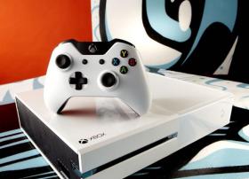 微软Xbox击败PS4 主导“黑五”游戏机市场