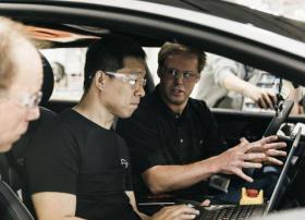 贾跃亭：FF91首台预量产车正式完成