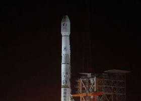 中国新一代通信广播卫星鑫诺二号发射成功